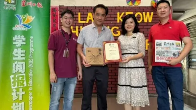 “收获满满知识能量”   刘俊辉赞助《星洲》给励侨