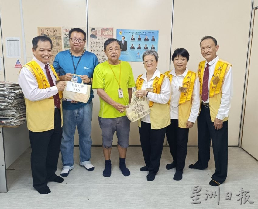 NS2 马口:马口佛光分会向各华校、媒体及公众派发逾5500盒佛诞饼