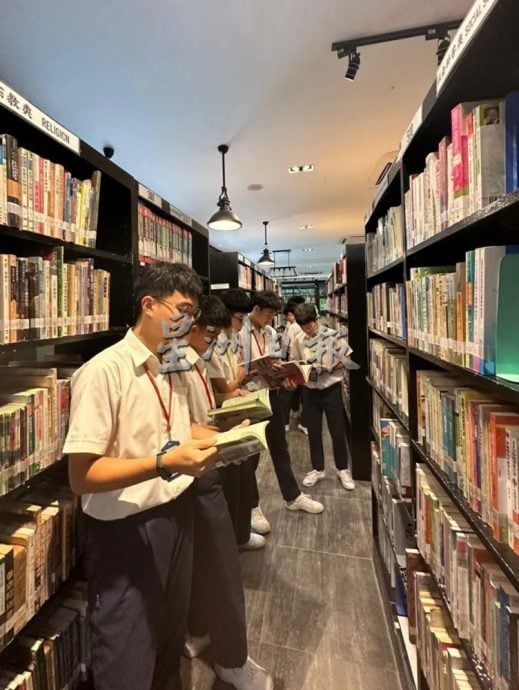 供星洲网:书香不再?校园、民办图书馆需“动起来”重燃阅读风气