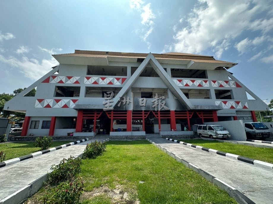 亚沙再也公市火灾逾两月,7档小贩待业无门 市政厅终拍板设临时摊位