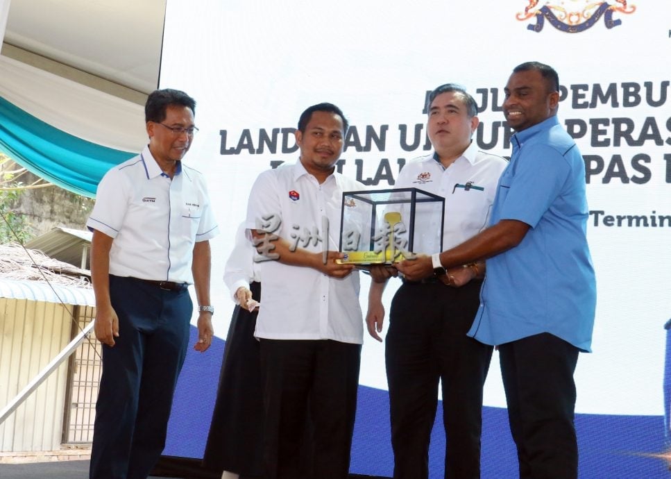 病态工程更换承包商6个月内完工，陆兆福：是一项创举