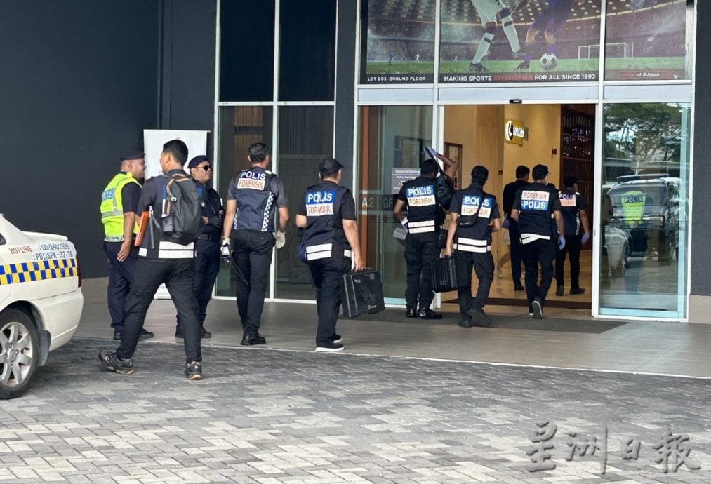 怡商场金店遇劫 失值39万金饰 警追查3蒙面匪