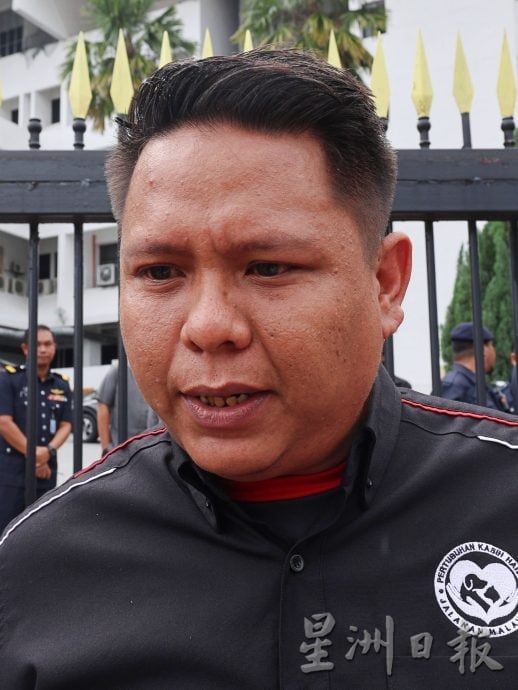 供星洲网/“反对扑杀,让流浪狗活下去” 近500人现身森州政府大厦展开和平请愿集会