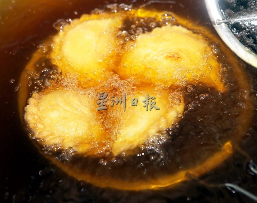 霹/版头/【人气美食】/金黄酥脆香气扑鼻 螺旋咖哩角金典美味