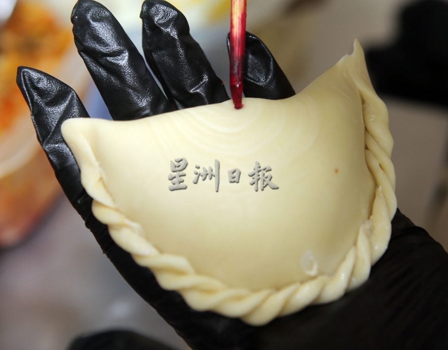 霹/版头/【人气美食】/金黄酥脆香气扑鼻 螺旋咖哩角金典美味