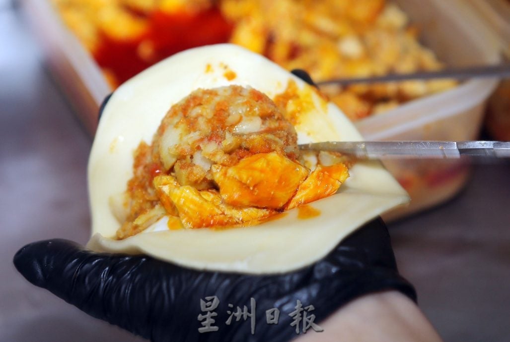 霹/版头/【人气美食】/金黄酥脆香气扑鼻 螺旋咖哩角金典美味