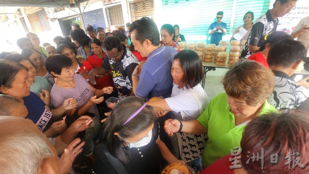 物轻情意重 300蛋糕送亚沙区妈妈