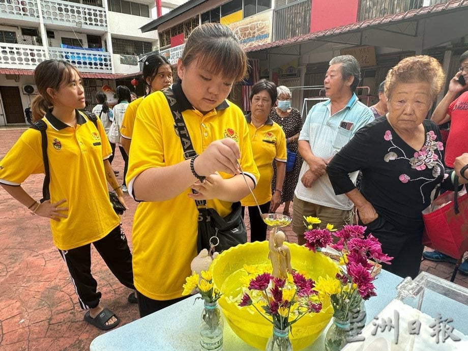 森马佛青首办社区浴佛,走出佛堂 走入社区推广佛法