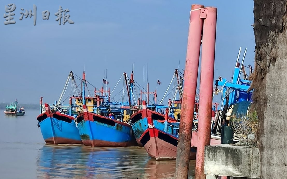 印尼停止海上执法 武装快艇扣劫马渔船