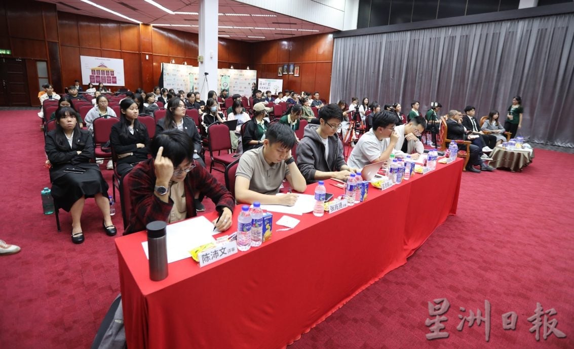 已签发柔:版二头:第5届艺华辩 狮城国大与武汉大学争夺冠军宝座