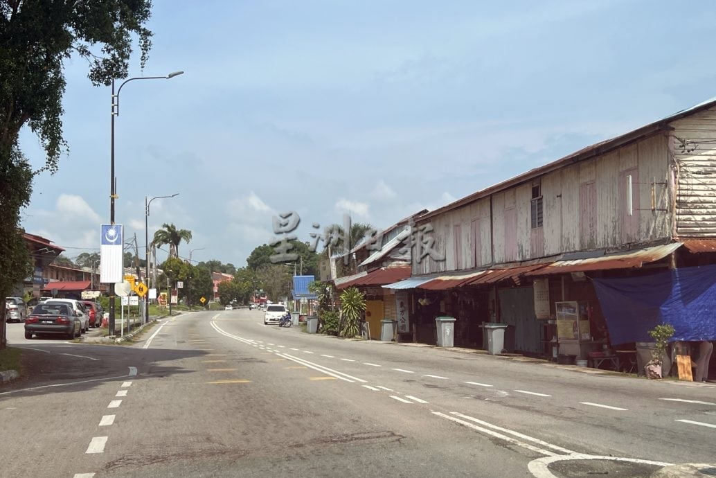 （古城第三版主文）榴梿洞葛十字路口·禁右转措施13日试跑