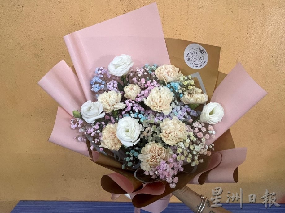 母亲节卫塞节齐齐来 鲜花需求高市场热