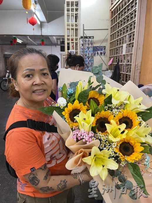 母亲节卫塞节齐齐来 鲜花需求高市场热