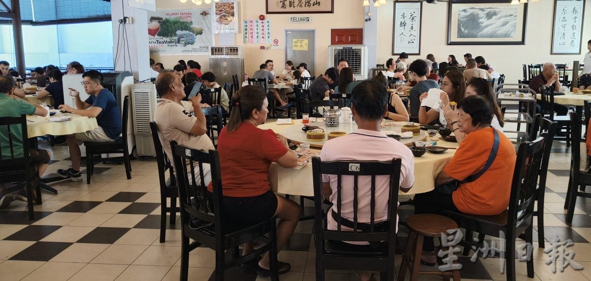 母亲节遇连假 怡点心楼人潮涌动