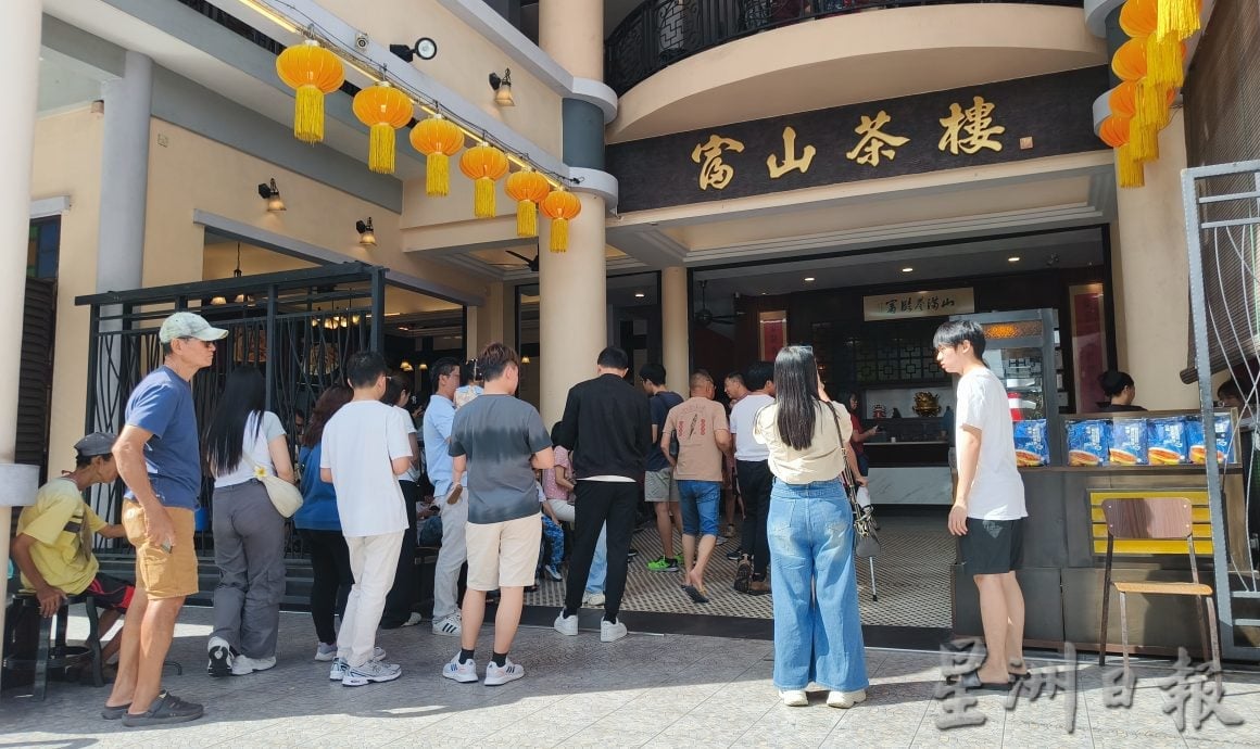 母亲节遇连假 怡点心楼人潮涌动