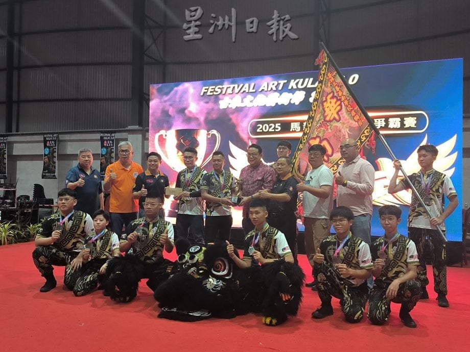 已签发 柔：版头之一：第三届古来文化艺术节圆满闭幕，新加坡振武馆夺狮王