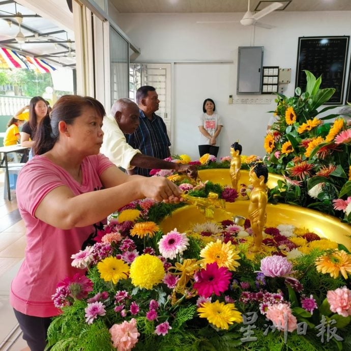 文德甲佛教会 卫塞节嘉年华 扶老携幼参与 共沾法喜