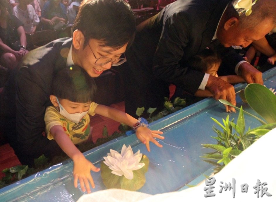 浴佛 孝亲 市集 慈济佛诞祈愿获民众热烈响应