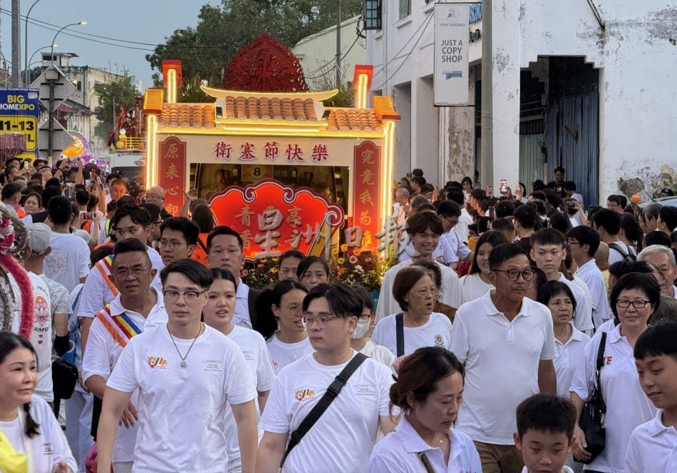 （古城第五版主文）卫塞节大游行花车璀璨·传播祥和慈悲种子