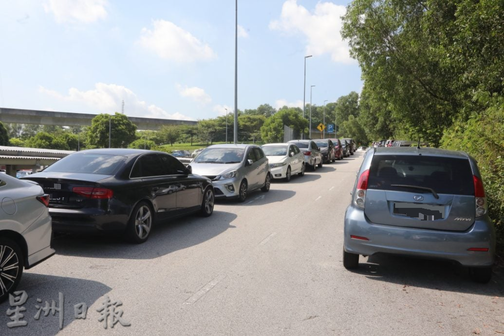 大都会:走访格林玛丽轻快铁站停车场
