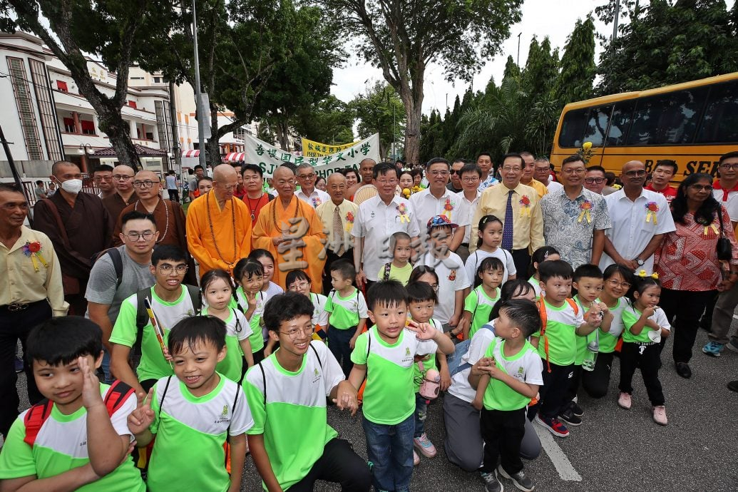 （大北马）卫塞节庆典与花车游行