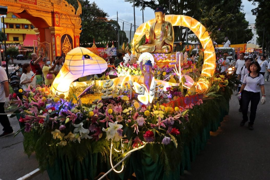 （大北马）卫塞节庆典与花车游行