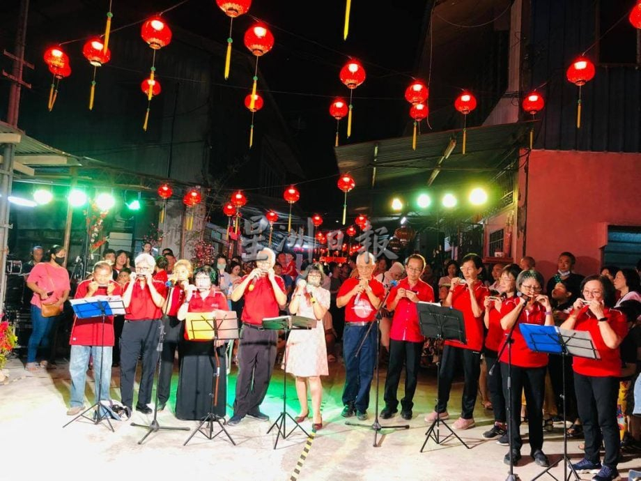 ★15/5见报  乐活频道／ 每周六练习口琴，传承吕书成音乐精神