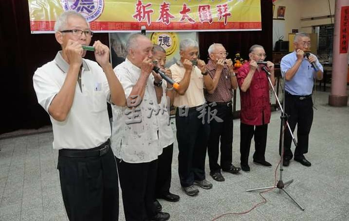 ★15/5见报  乐活频道／ 每周六练习口琴，传承吕书成音乐精神