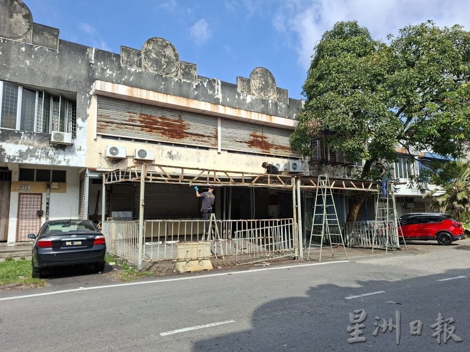 大都会/非法扩建占用泊车位多年无视警告,加影市会:“拆”/4图