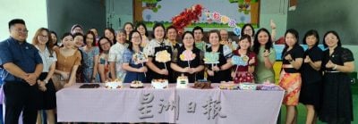 吉打里华小庆教师节 21家长当一日教师
