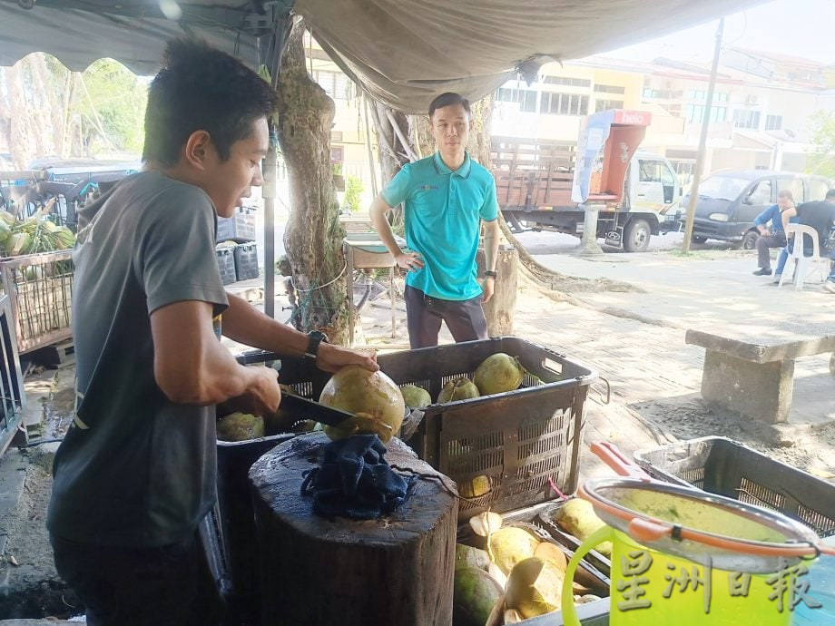 (18/5见报)星角摄/椰水解暑