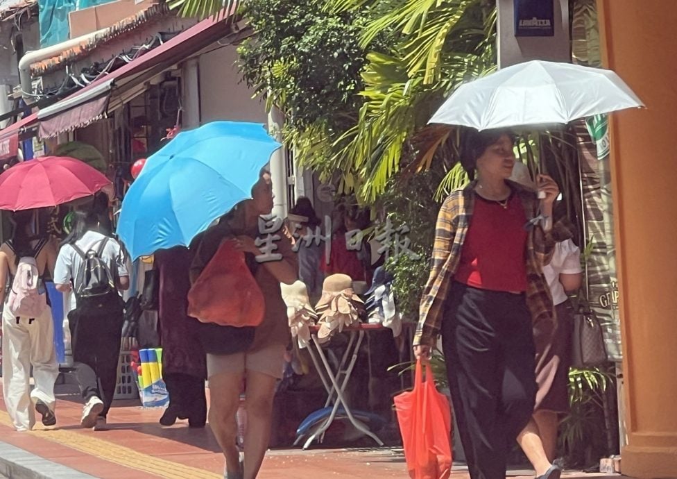 （古城封面主文）天气酷热·凉茶冰饮成消暑神器
