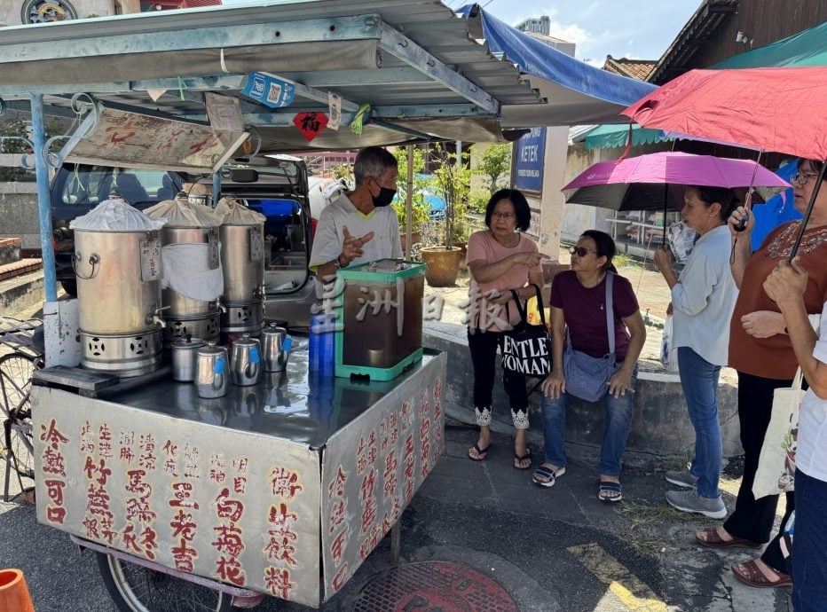 （古城封面主文）天气酷热·凉茶冰饮成消暑神器
