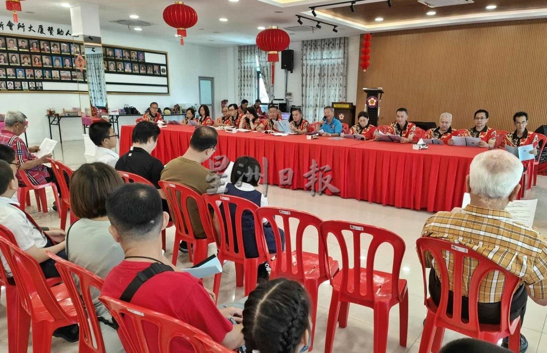 东：哥打峇鲁客家公会在今天召开的2025年度常年会员大会上通过5项提案，其中一项就是调整入会年龄资格，65岁以下都可以加入公会成为会员。