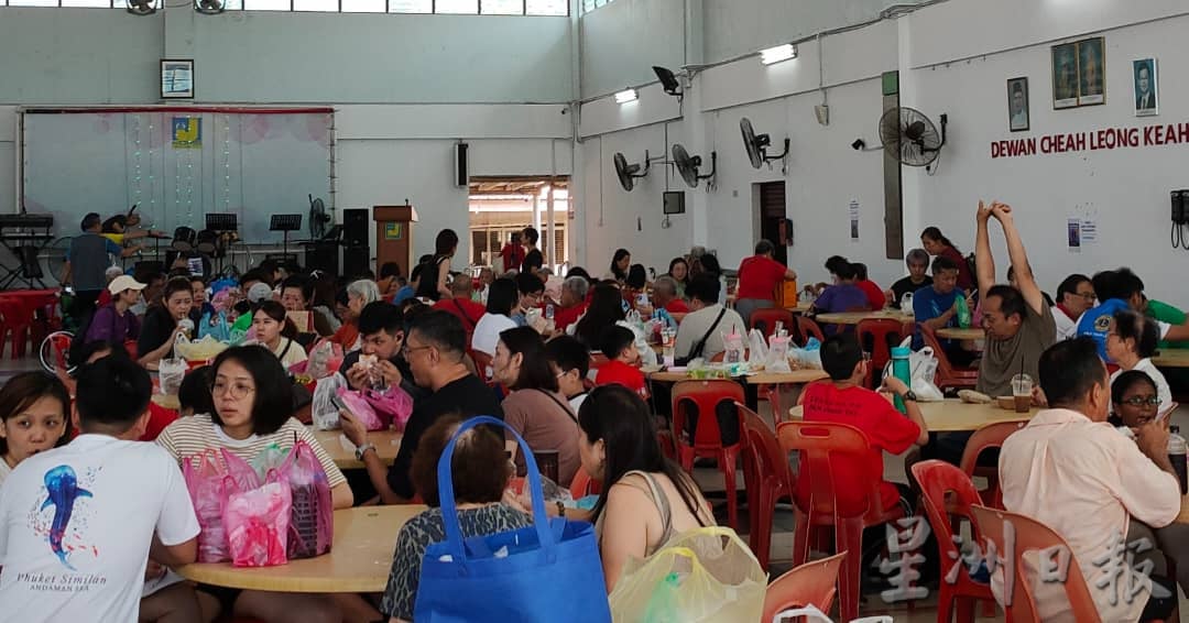 （大北马）曹观友出席银禧安老院义卖会