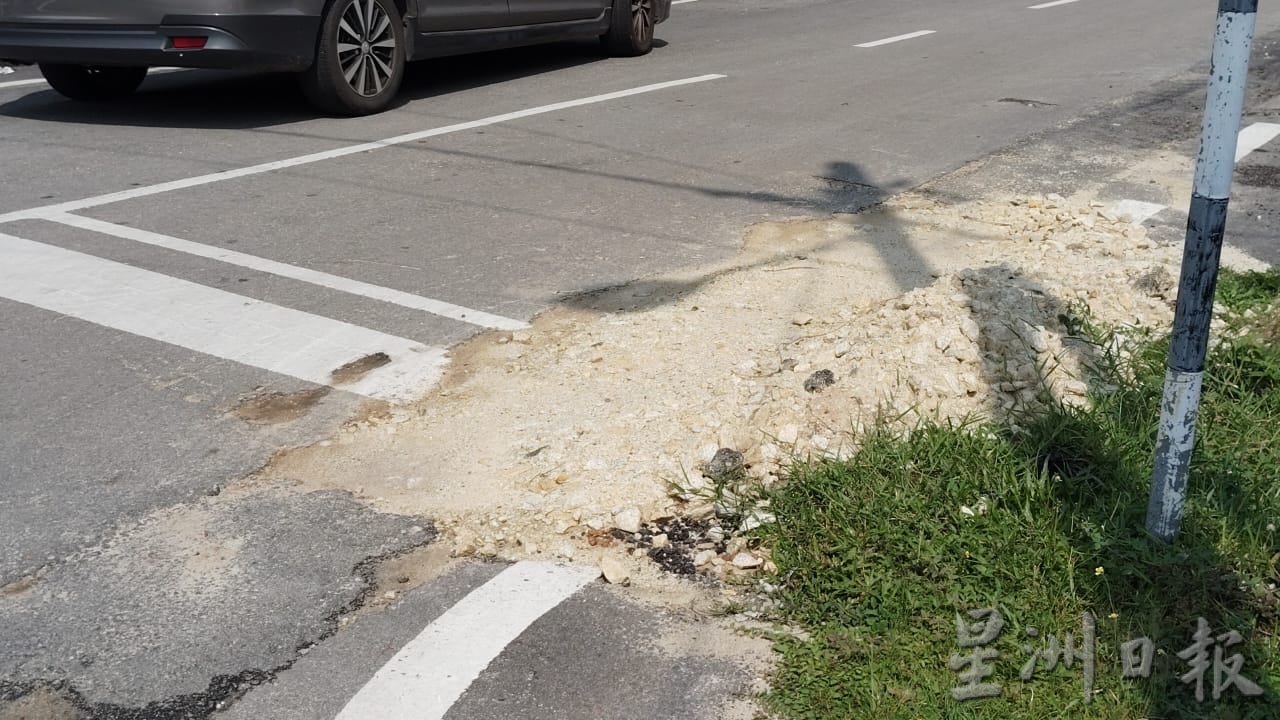 **已签发**柔:头条之一:巴口新村路面如贴“膏药” 危害公路使用者安全