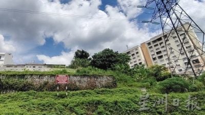 居民犯险抄捷径回家  高压电缆下硬闯“黄泉路”