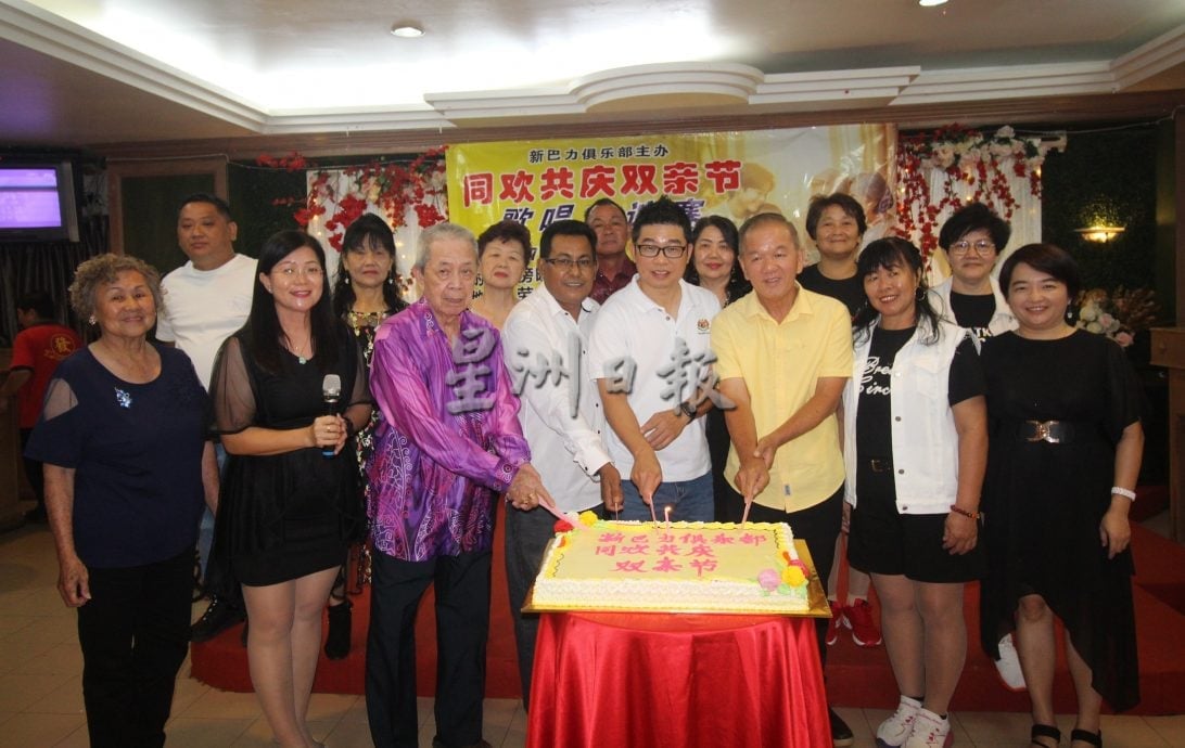 东:(已签发)邹宇晖赞扬双亲节期间,通过歌唱发扬孝亲精神