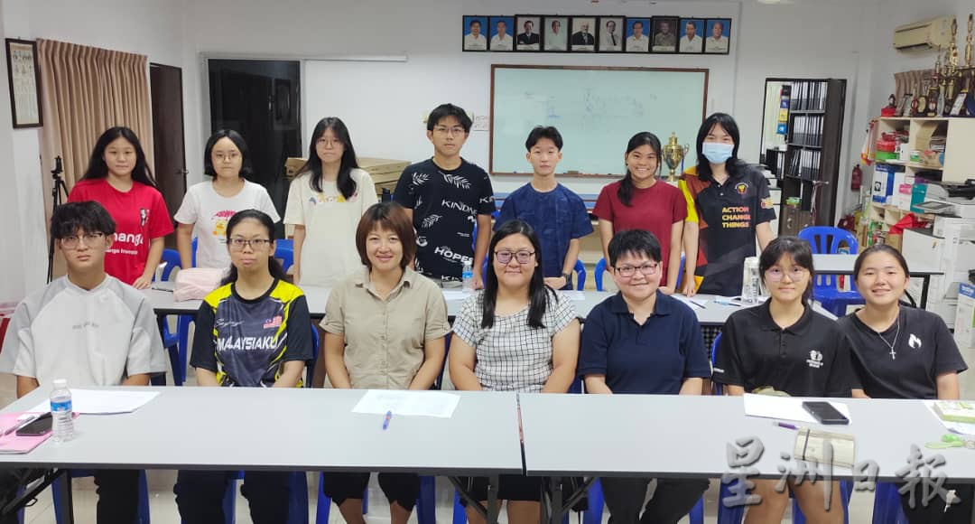 东：直凉区州议员服务中心办兴趣探索与升学决策讲座