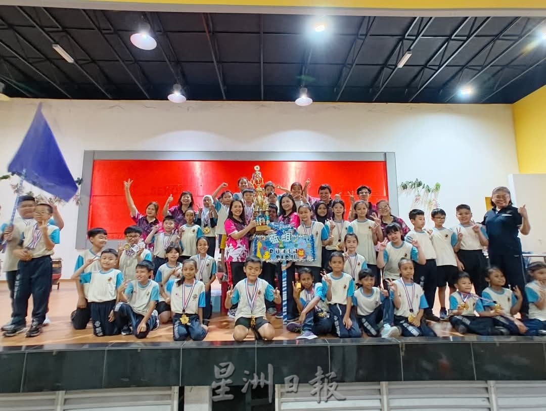 东(已签发):甘马挽挽华小学常年运动会圆满落幕