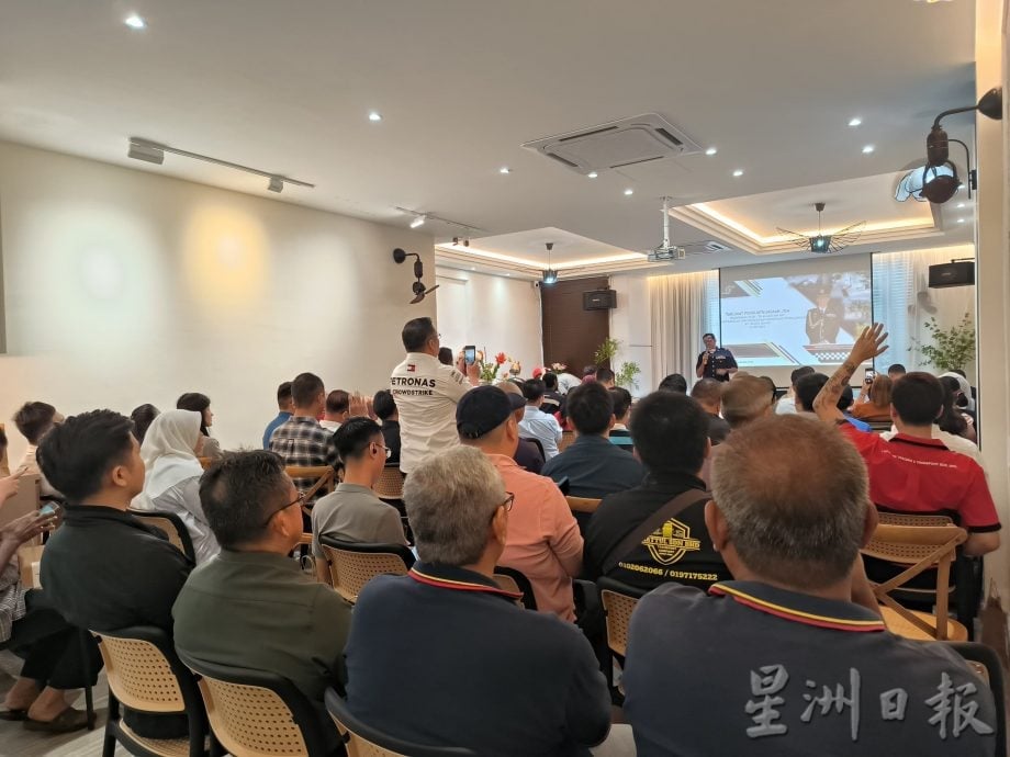 (已签发)柔:**版三头**去年柔40重型车辆公司冻结执照 较2023年增加48%