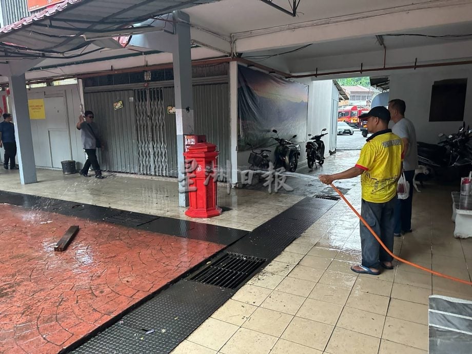 供星洲网：以为下雨天响雷，竟是男子高楼坠下亡！14楼再又坠楼命案