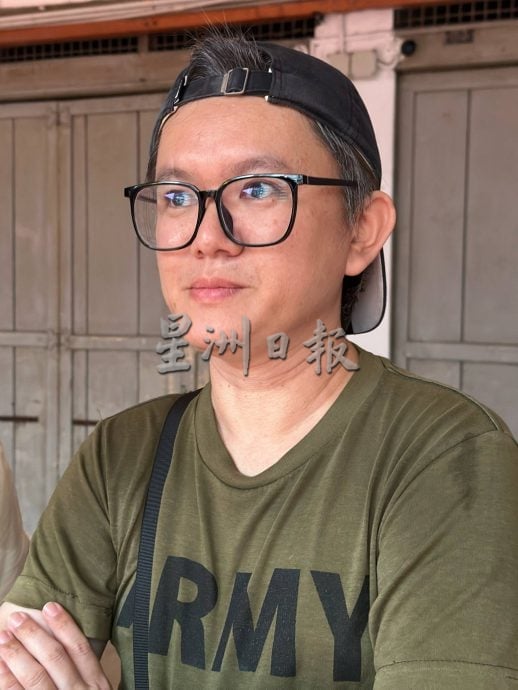 供星洲网：以为下雨天响雷，竟是男子高楼坠下亡！14楼再又坠楼命案