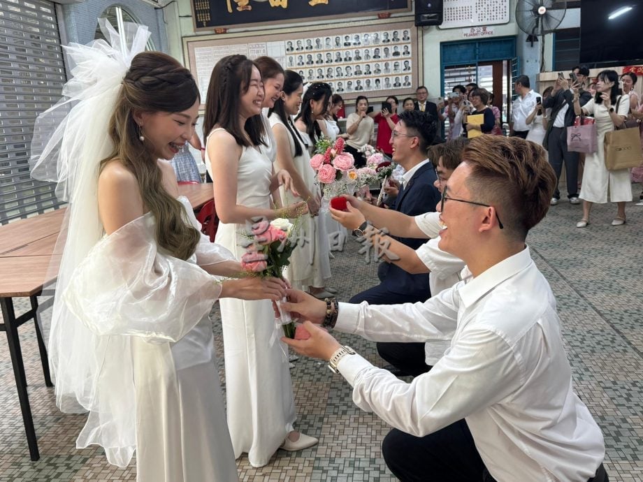 (大北马)北海德教会紫威阁迎来10对新人集体结婚。