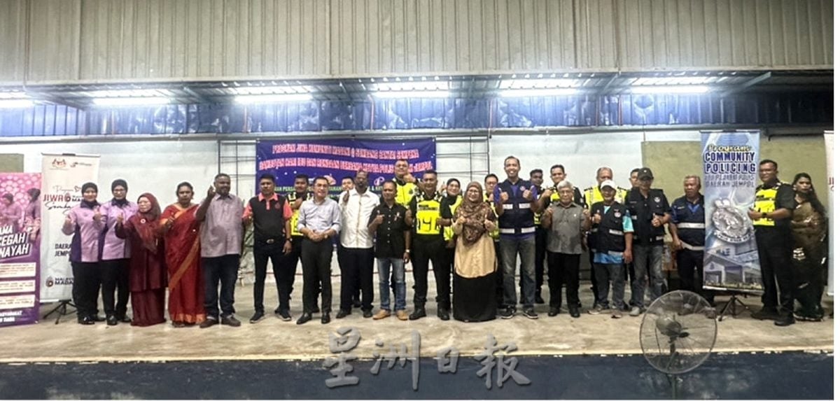 仁保新任警队一哥率领自愿巡逻队 齐巡逻拼治安