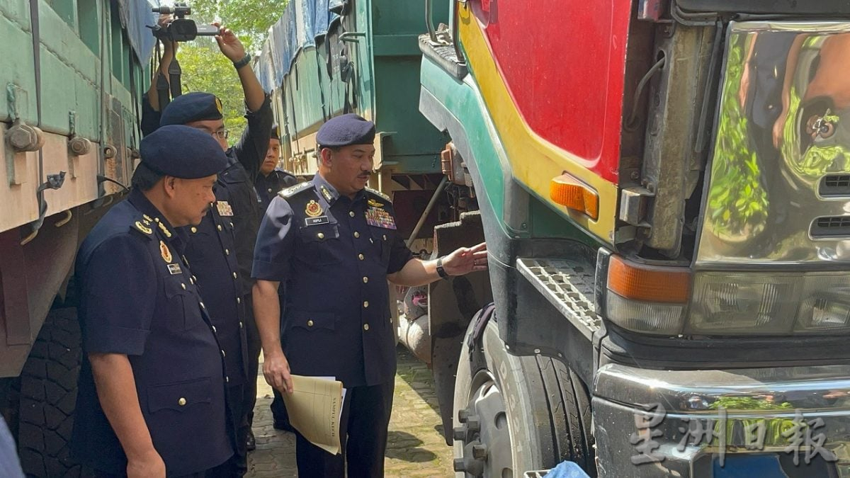 逾7年没保险没验车 JPJ怒捉3重型罗里 司机弃车逃!