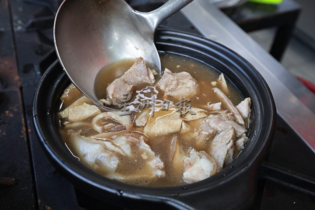 猪肉价频涨 业者怕客更少,苦撑 肉骨茶暂不调价