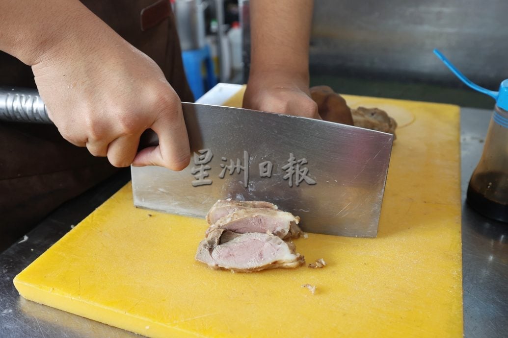猪肉价频涨 业者怕客更少,苦撑 肉骨茶暂不调价