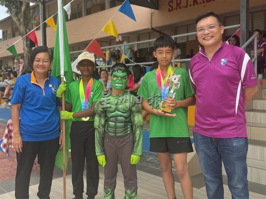 供星洲网：NS庇朥/ 庇小运动会学生扮美国队长、闪电侠、绿巨人及金刚狼