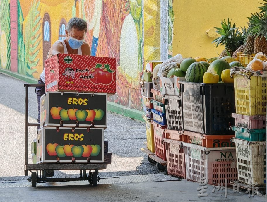 24/5 星角摄：吉打“水果摊”。